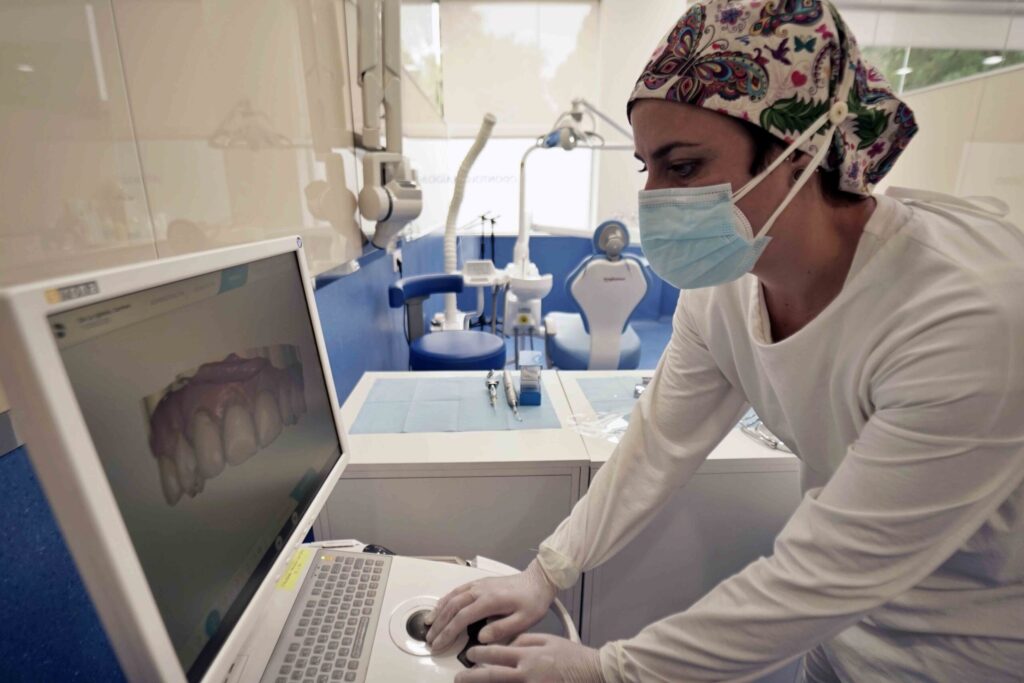 Clínica dental en Sevilla Ponce y Carpintero